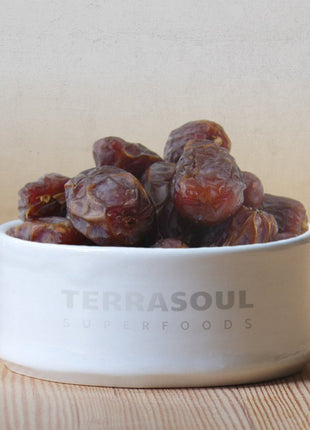 Terrasoul Superfoods Organic Medjool Dates, 2 Lbs - Soft Chewy Texture | Sweet Caramel Flavor | Farm Fresh