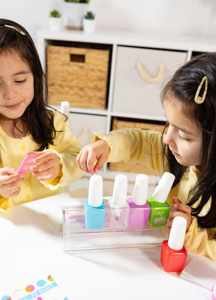 Melissa & Doug Love Your Look Pretend Nail Care Play Set – 20 Pieces for Mess-Free Play Mani-Pedis (Does NOT Contain Real Cosmetics), Pink