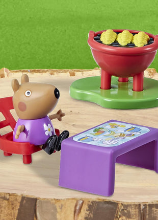 Peppa Pig Caravan Playset for Girls and Boys, 3 Figures, 6 Accessories, Preschool Toys, Kids Gifts, Ages 3+