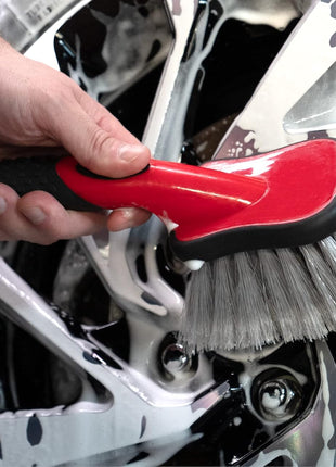 Mothers Car Wash Brush, Wheel and Fender Brush, Short Handle Tire Cleaner for Car Detailing, 10 Inch, Red/Black