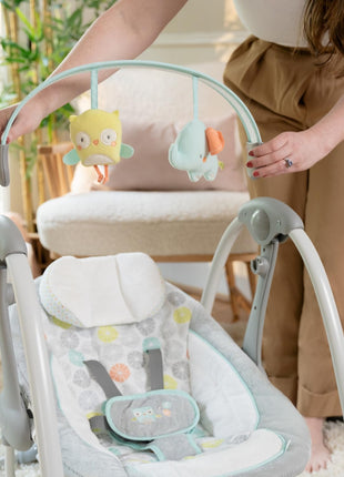 Ingenuity Swing 'n Go 5-Speed Baby Swing - Foldable, Portable, 2 Plush Toys & Sounds, 0-9 Months 6-20 lbs (Hugs & Hoots)