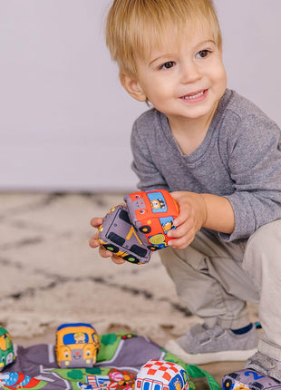 Melissa & Doug Take-Along Town Play Mat (19.25 x 14.25 inches) with 9 Soft Vehicles