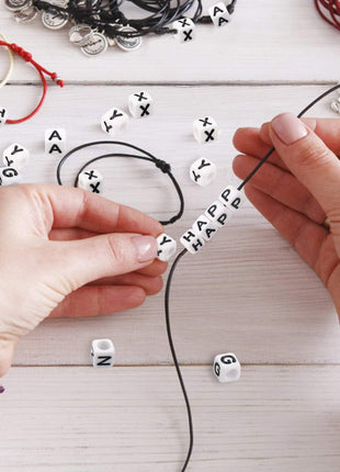 Augshy 700PCS White Letter Beads Alphabet Beads for Making DIY (6mm)