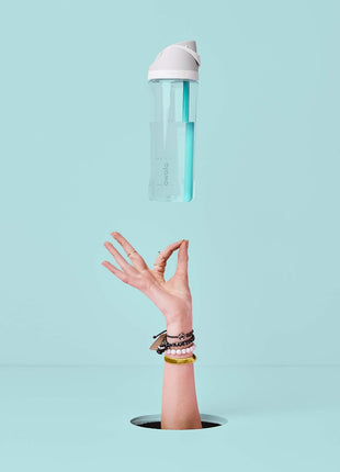 Owala FreeSip Clear Tritan Plastic Water Bottle with Straw, BPA-Free Sports Water Bottle, Great for Travel, 25 Oz, Shy Marshmallow
