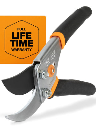 Fiskars Bypass Pruning Shears, 5/8-Inch Cut Capacity Garden Clippers, Gardening Scissors with Sharp, Rust Resistant Steel Blade