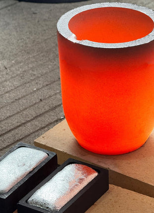 CANALHOUT 6Kg Graphite Crucible w/Pouring Spout for Melting Metal | Silicon Carbide Crucible, 1800°C(3272°F) High Temp, Melting Casting Refining Aluminum Gold Silver Brass Copper