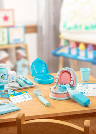 Melissa & Doug Super Smile Dentist Play Set, 25-Piece Dentist Kit with Oversized Teeth, Large Tools & Accessories, Kids Toys for Girls & Boys 3+