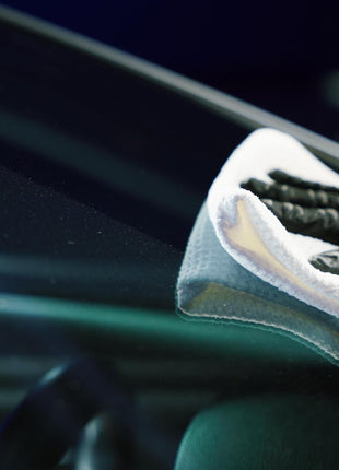 Gyeon Glass Streak Free Automotive Glass Cleaner Professional Grade Ammonia Free Tint Safe Removes Fingerprints Oil Film Interior Safe Enhances Clarity For Windows Windshield Mirror Screens