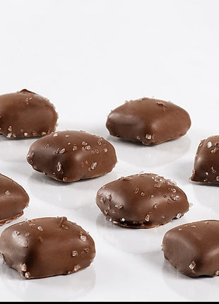 Sanders Milk Chocolate Sea Salt Caramels (32 oz Tub) – Handcrafted Small Batch Slow Cooked Caramel, Sea Salt Chocolate with Rich Indulgent Flavor, Sweet & Salty