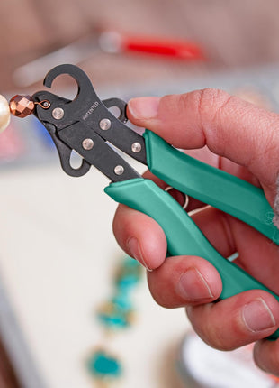 The Beadsmith Vintaj One Step Looper – Create and Trim Consistent 1.5 mm Loops for Jewelry Making, Use With 24-18g Craft Wire