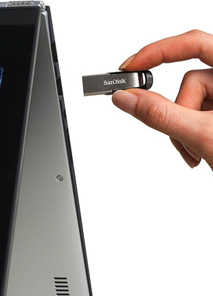 SANDISK 64GB Ultra Flair USB 3.0 Flash Drive - SDCZ73-064G-G46