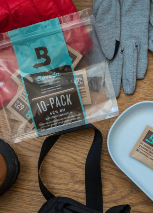Boveda 62% Two-Way Humidity Control Packs For Storing 1⁄2 oz – Size 4 – 10 Pack – Moisture Absorbers for Small Storage Containers – Humidifier Packs – Hydration Packets in Resealable Bag