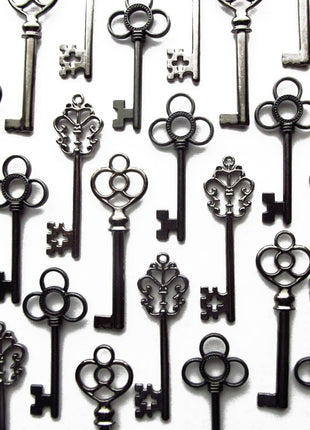 Aokbean Mixed Set of 30 Large Skeleton Keys in Antique Bronze - Set of 30 Keys