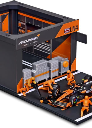 Bburago 1:43 Scale 2024 Formula Race McLaren MCL38 Pit Pass Paddock Set, Norris #4