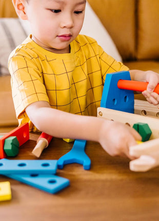 Melissa & Doug Take-Along Tool Kit Wooden Construction Toy (24 pcs)