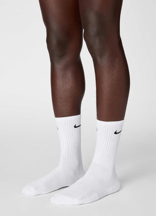 Nike Unisex Everyday Cushioned Training Crew Socks (6 Pairs), White/Black, Large