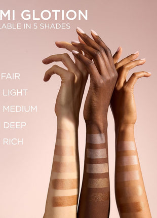 L'Oreal Paris Makeup True Match Lumi Glotion, Natural Glow Enhancer, Illuminator Highlighter, Bronzing Drops For a Sun-Kissed Glow For Face and Body, 902 Light, 1.35 fl oz
