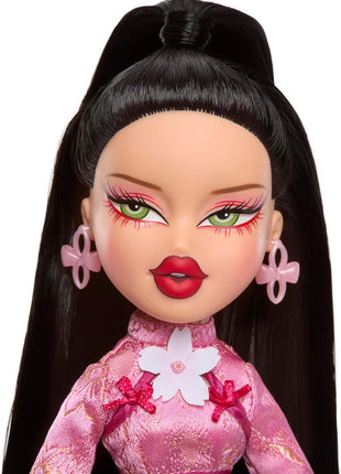 Bratz Fashion Pixiez Jade Collectible Fantasy Doll with Real Fashions and Accessories