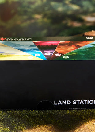 Magic: The Gathering 2025 Land Station (400 Basic Land Cards)
